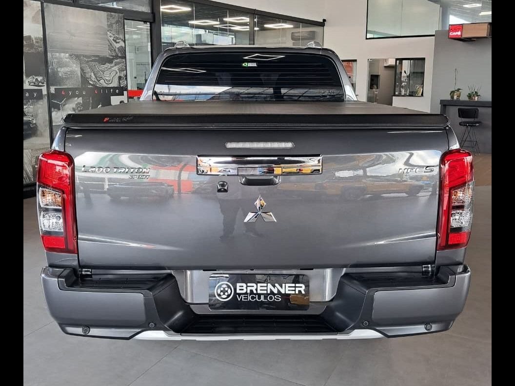 Foto L200 Triton Sport HPE-S 4x4 AT 2025